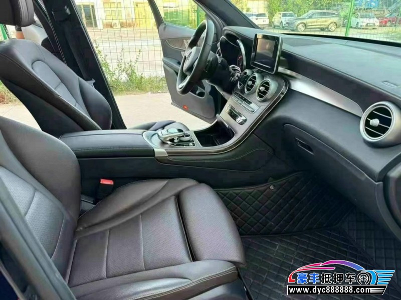 18年奔驰GLC轿车抵押车出售