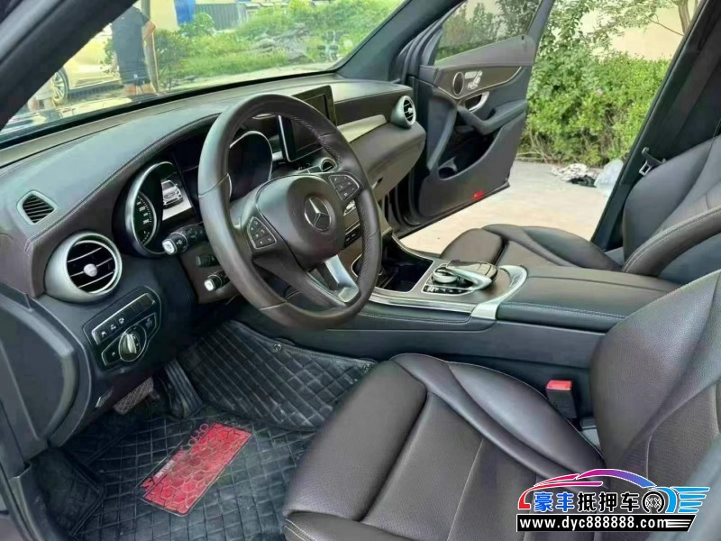 18年奔驰GLC轿车抵押车出售