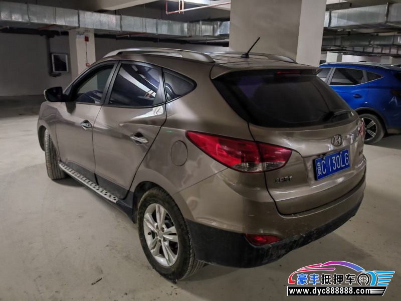 13年现代ix35轿车抵押车出售