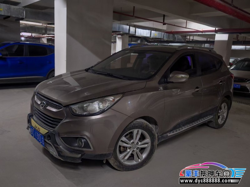 13年现代ix35轿车抵押车出售