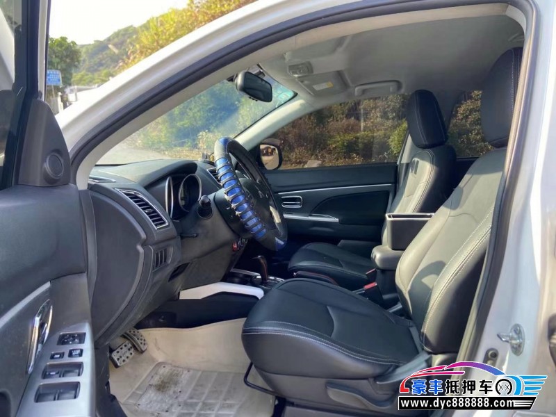 16年三菱劲炫轿车抵押车出售