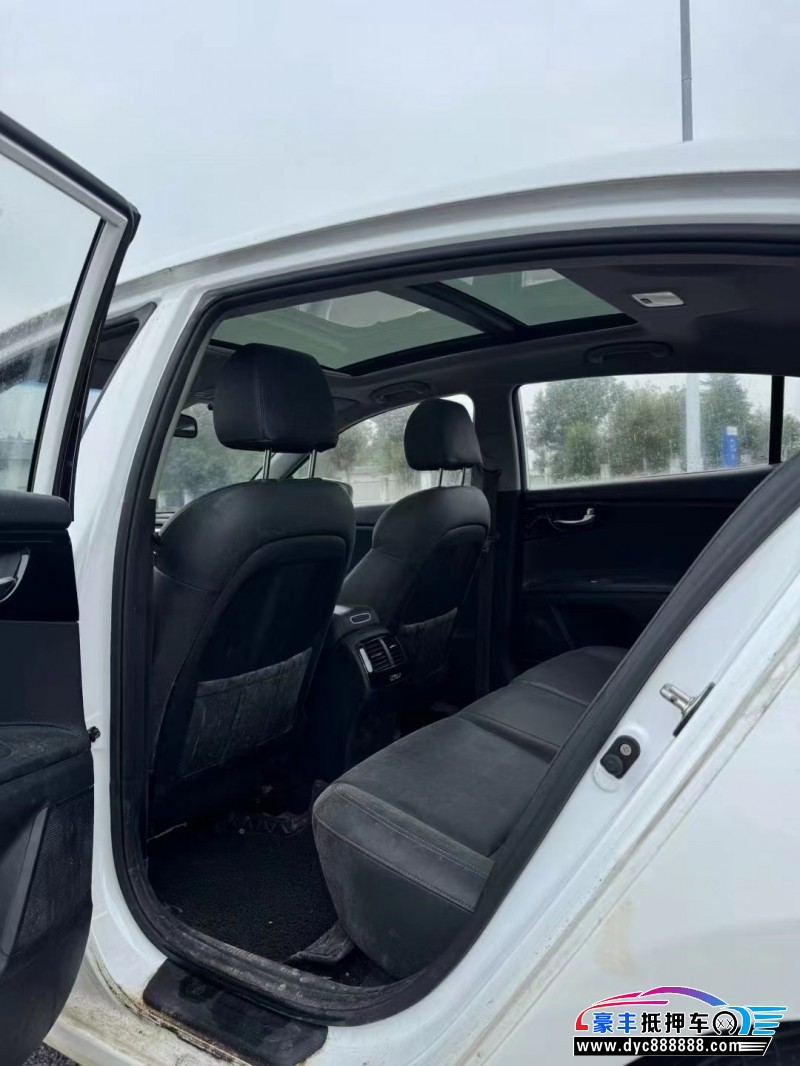 17年起亚K4轿车抵押车出售