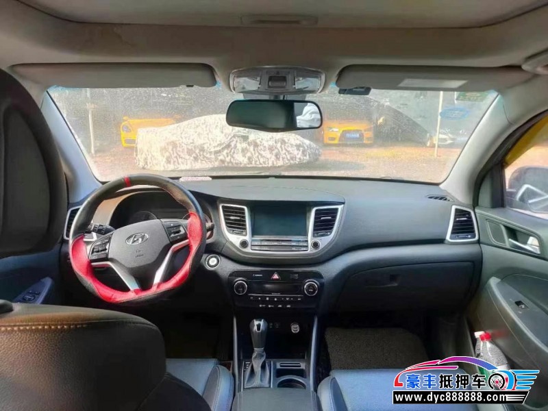 16年现代途胜轿车抵押车出售