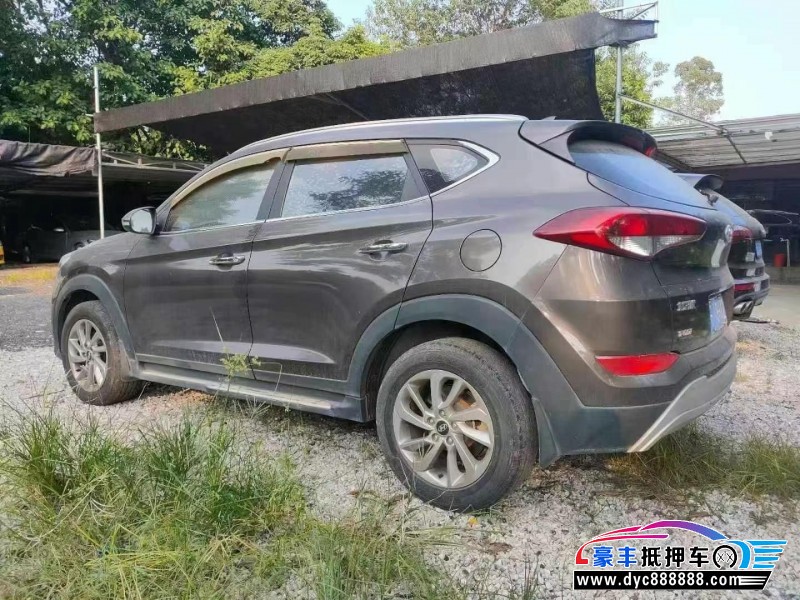 16年现代途胜轿车抵押车出售