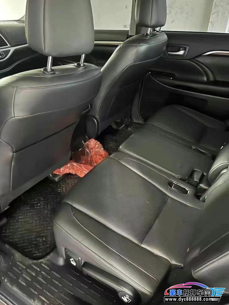 17年丰田汉兰达轿车抵押车出售