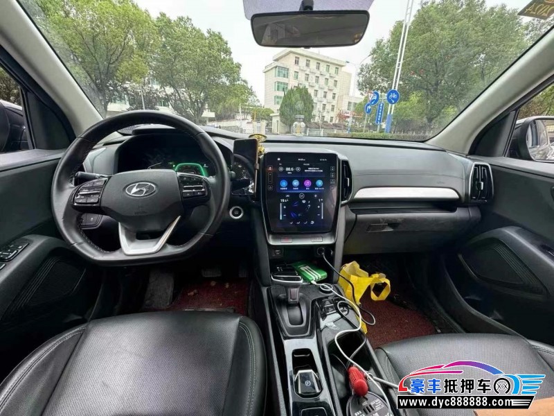 22年现代ix35轿车抵押车出售