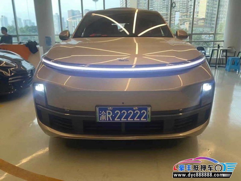 24年理想L8轿车抵押车出售