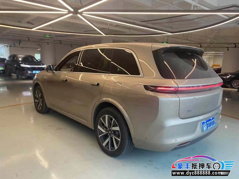 24年理想L8轿车抵押车出售