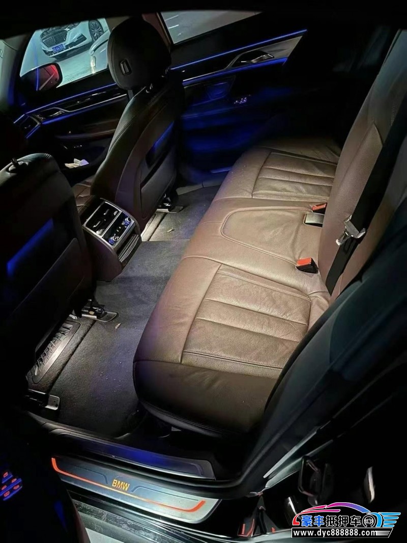 16年宝马7系轿车抵押车出售