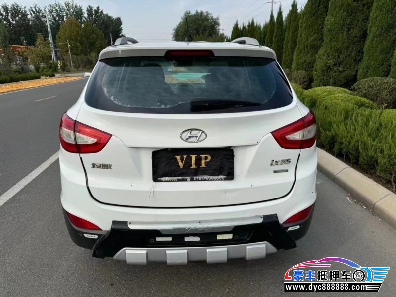 14年现代ix35轿车抵押车出售