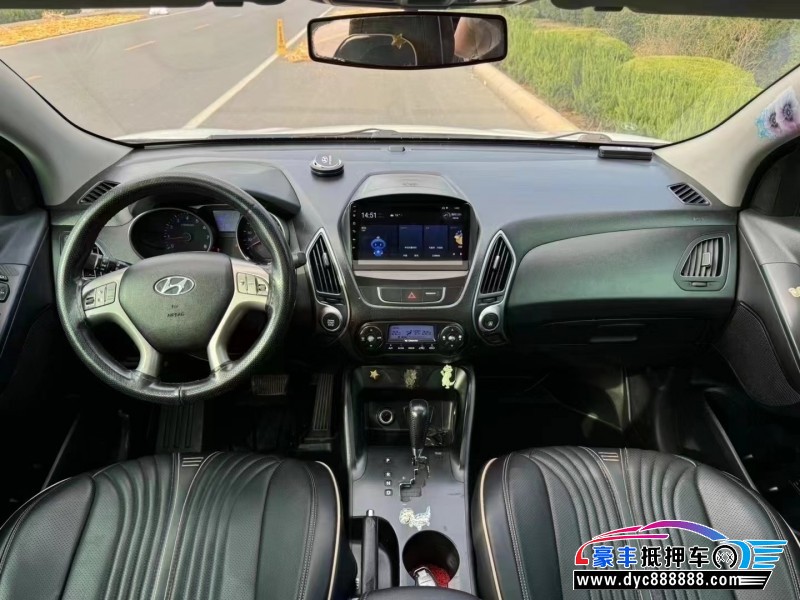 14年现代ix35轿车抵押车出售