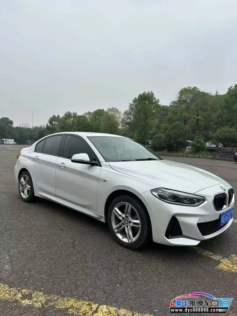 20年宝马1系轿车抵押车出售