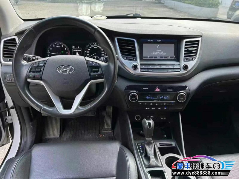 16年现代途胜轿车抵押车出售