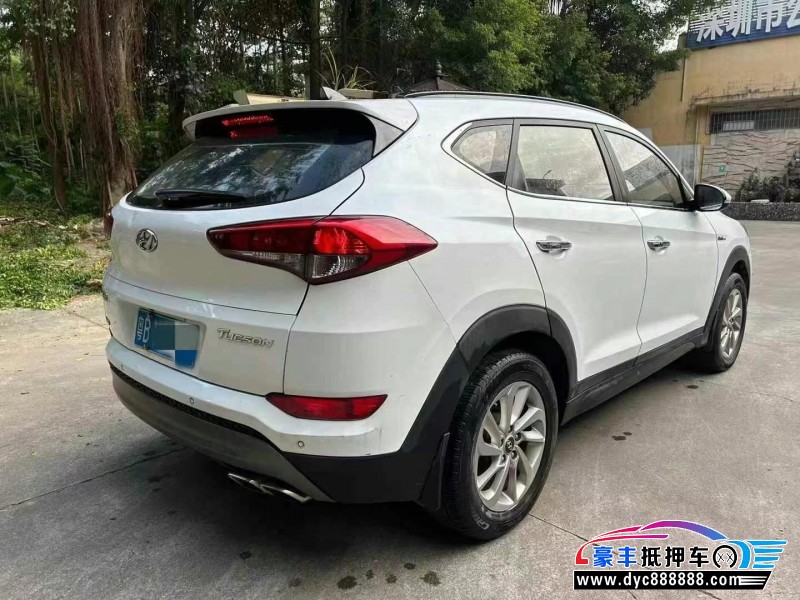 16年现代途胜轿车抵押车出售