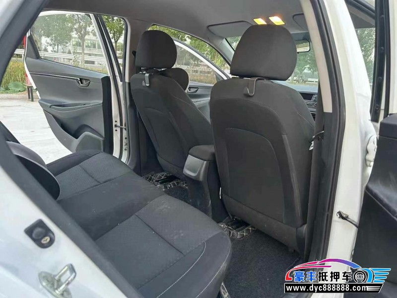 19年现代悦动轿车抵押车出售