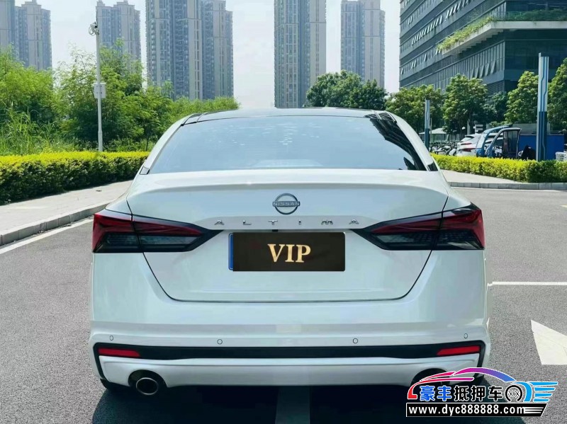 23年日产天籁轿车抵押车出售