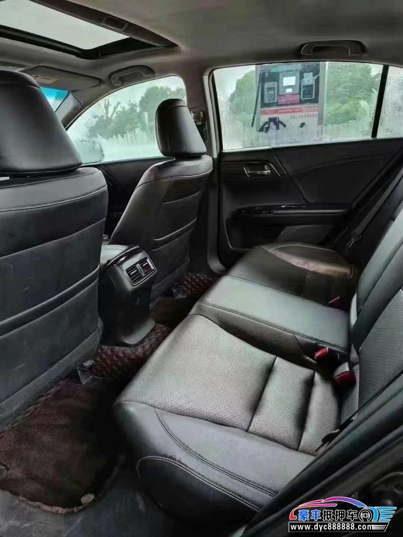 17年本田雅阁轿车抵押车出售