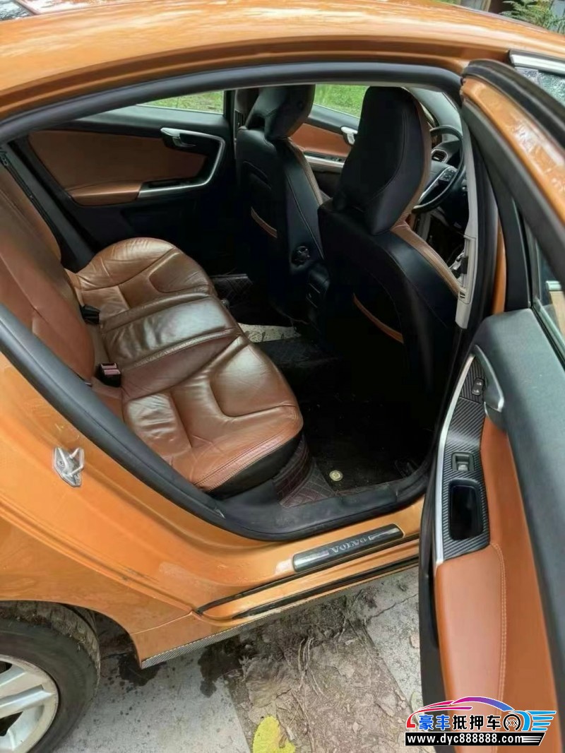 14年沃尔沃S60轿车抵押车出售