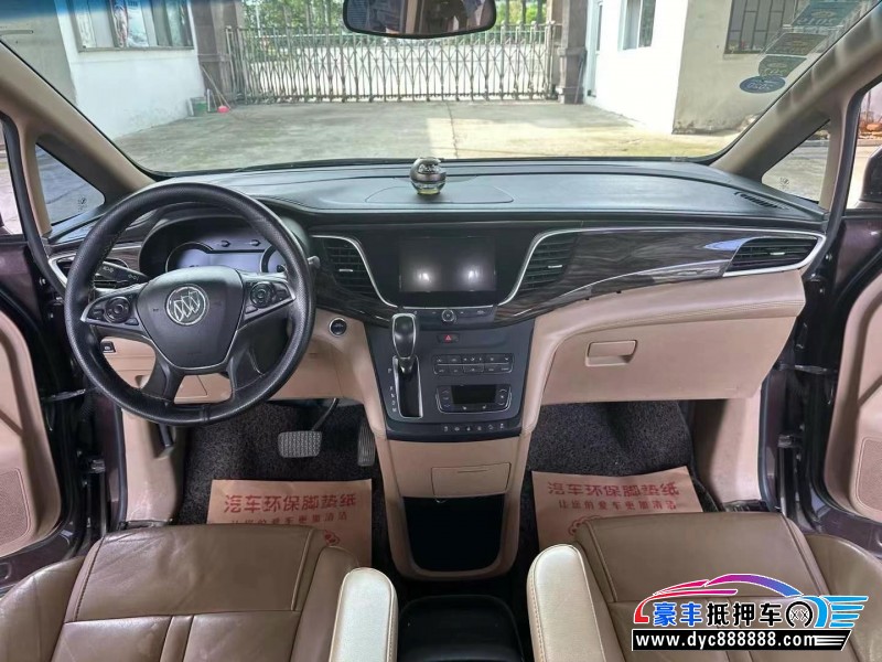 17年别克GL8轿车抵押车出售