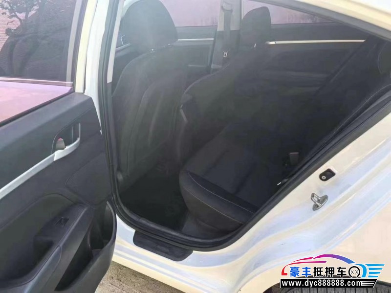 19年现代领动轿车抵押车出售