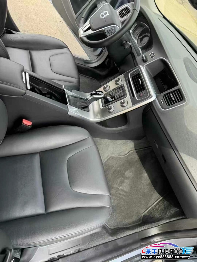 17年沃尔沃S60轿车抵押车出售