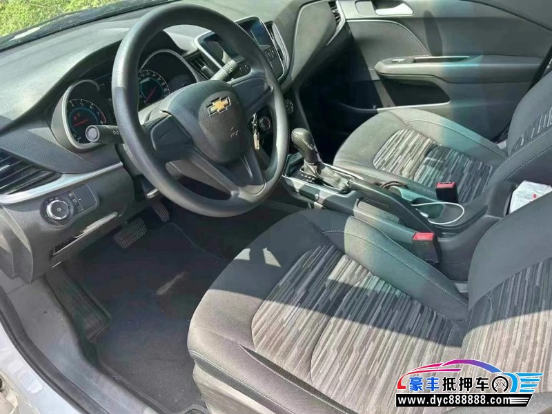 18年雪佛兰科沃兹轿车抵押车出售