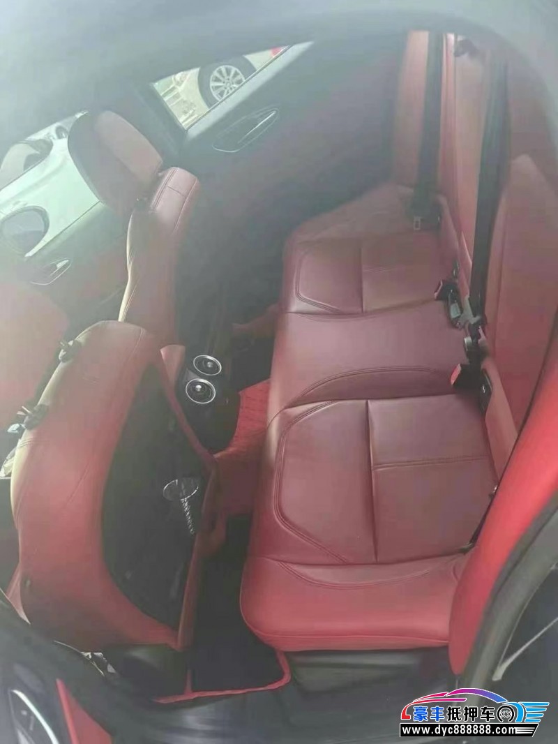 20年阿尔法·罗密欧Giulia轿车抵押车出售