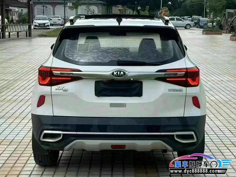 21年起亚KX3轿车抵押车出售