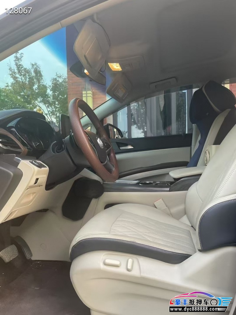 22年别克GL8轿车抵押车出售