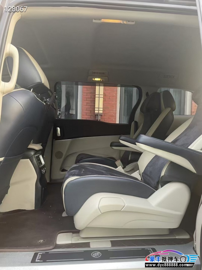 22年别克GL8轿车抵押车出售