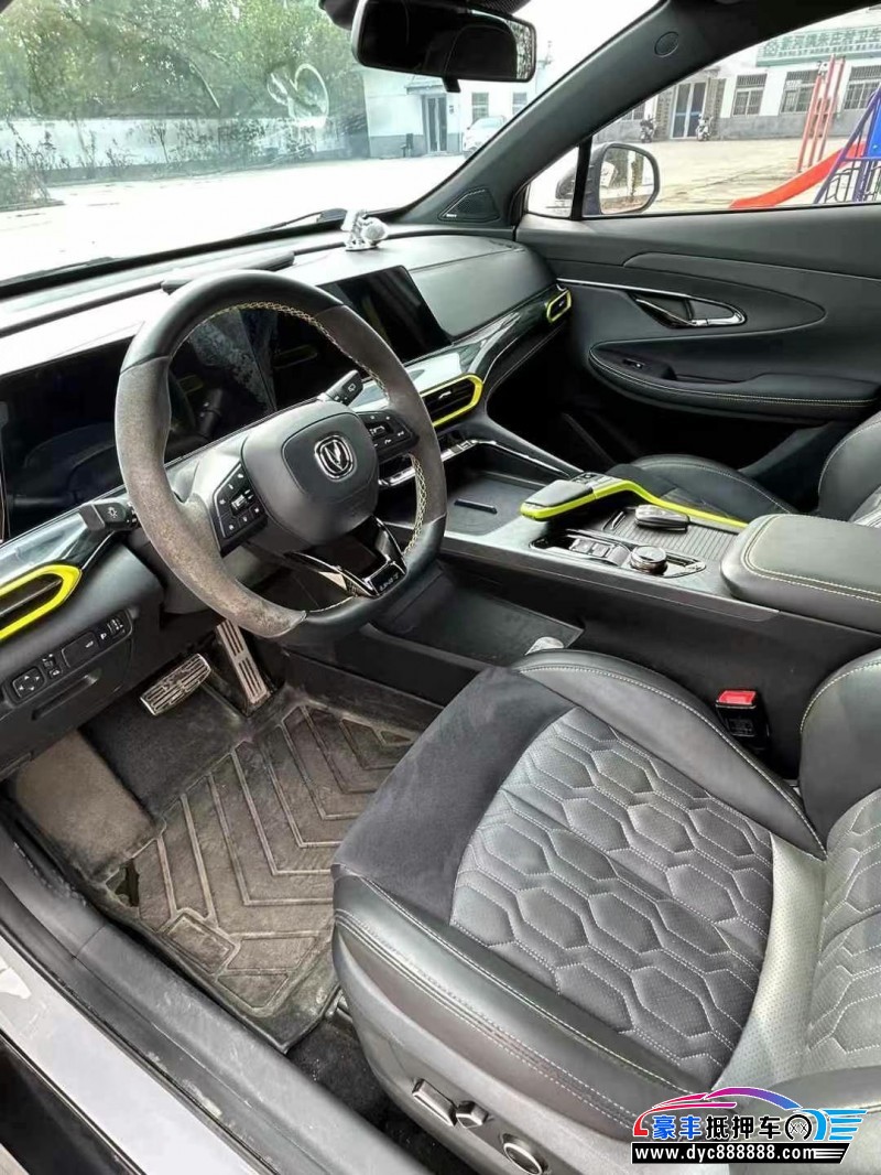 22年长安长安UNI轿车抵押车出售