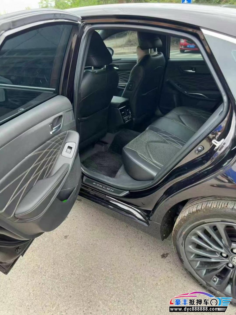 22年丰田亚洲龙轿车抵押车出售