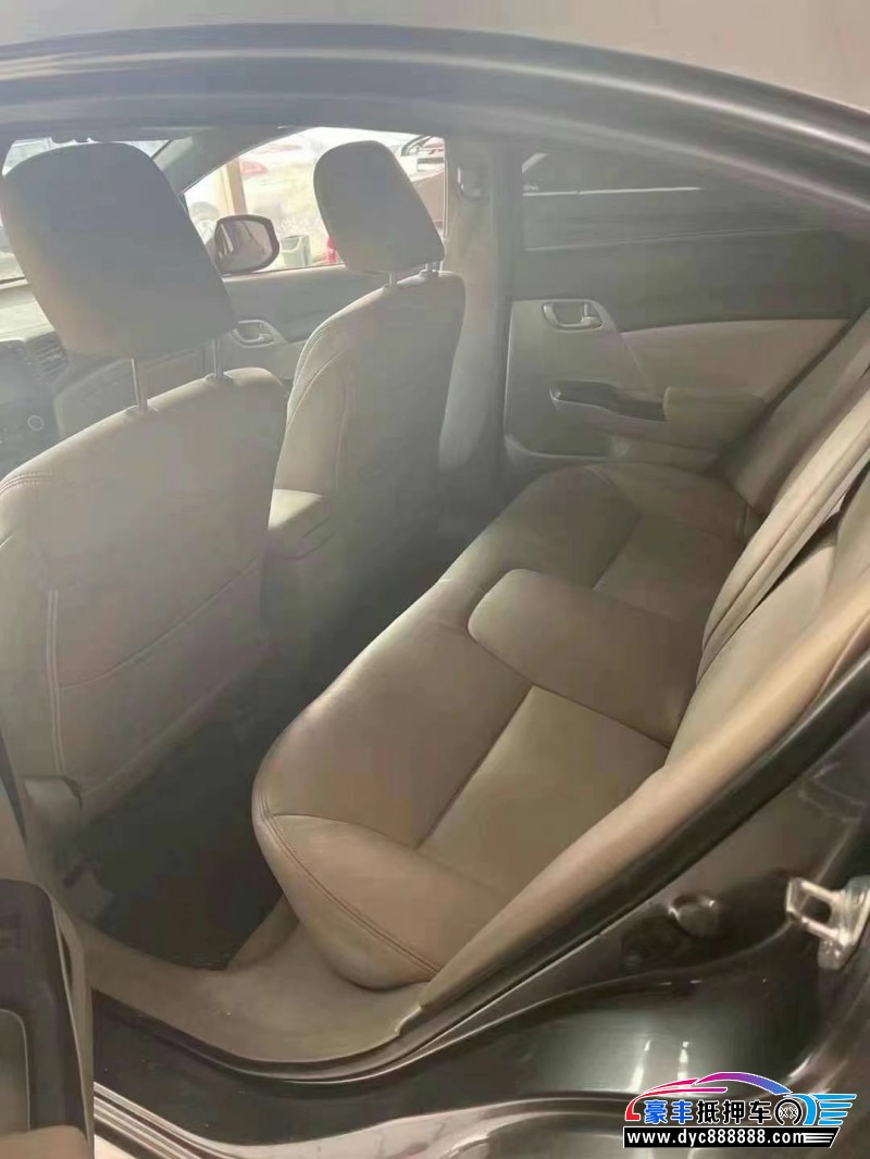 13年本田思域轿车抵押车出售