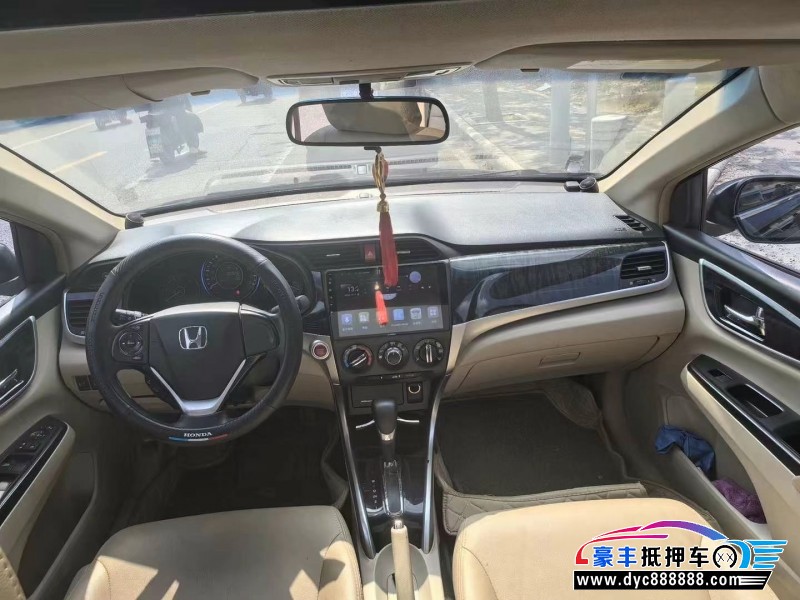 13年本田凌派轿车抵押车出售