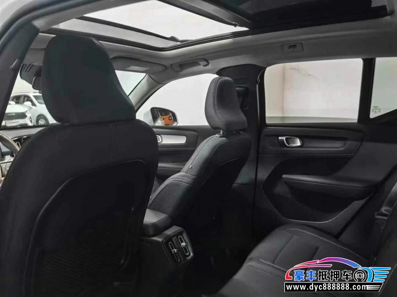 21年沃尔沃XC40轿车抵押车出售