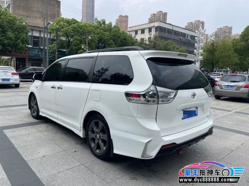 16年丰田塞纳轿车抵押车出售