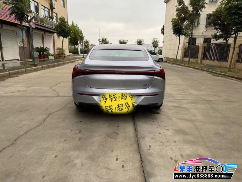 23年哪吒S轿车抵押车出售