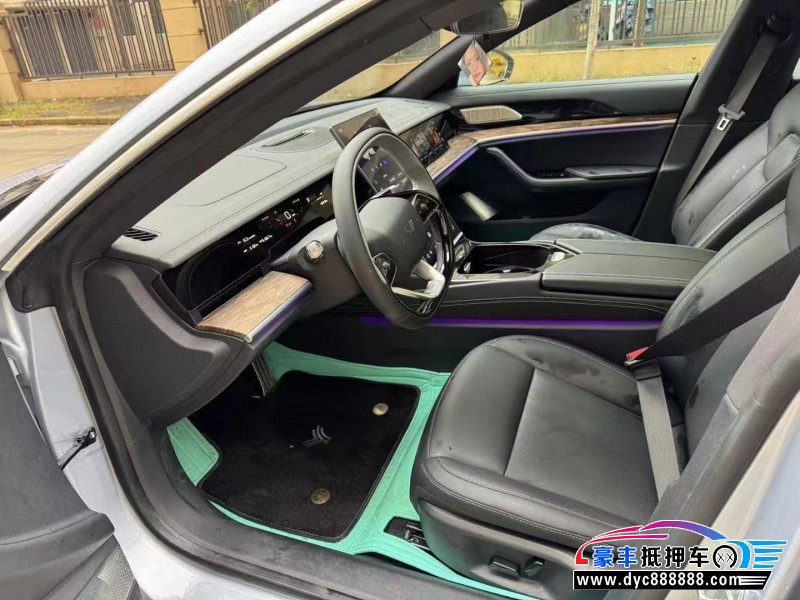 23年哪吒S轿车抵押车出售