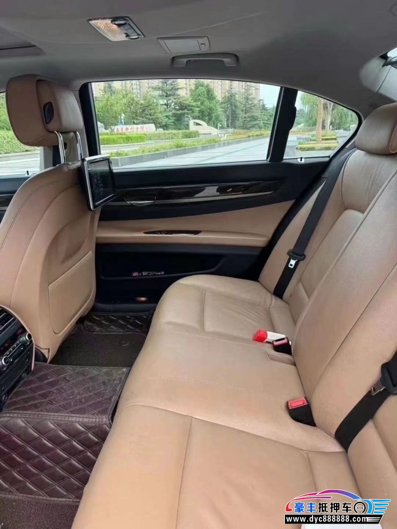 13年宝马7系轿车抵押车出售