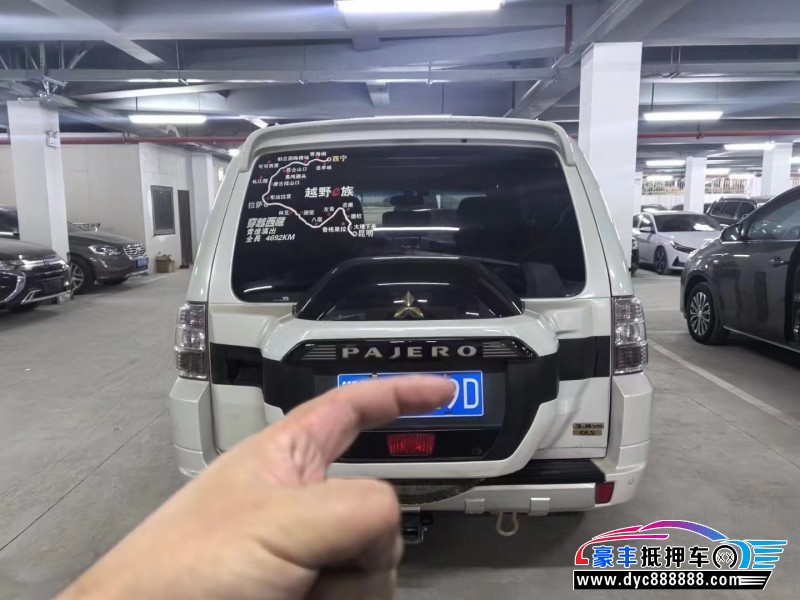 20年三菱欧蓝德轿车抵押车出售