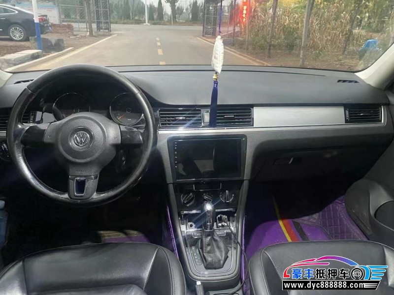 14年大众宝来轿车抵押车出售