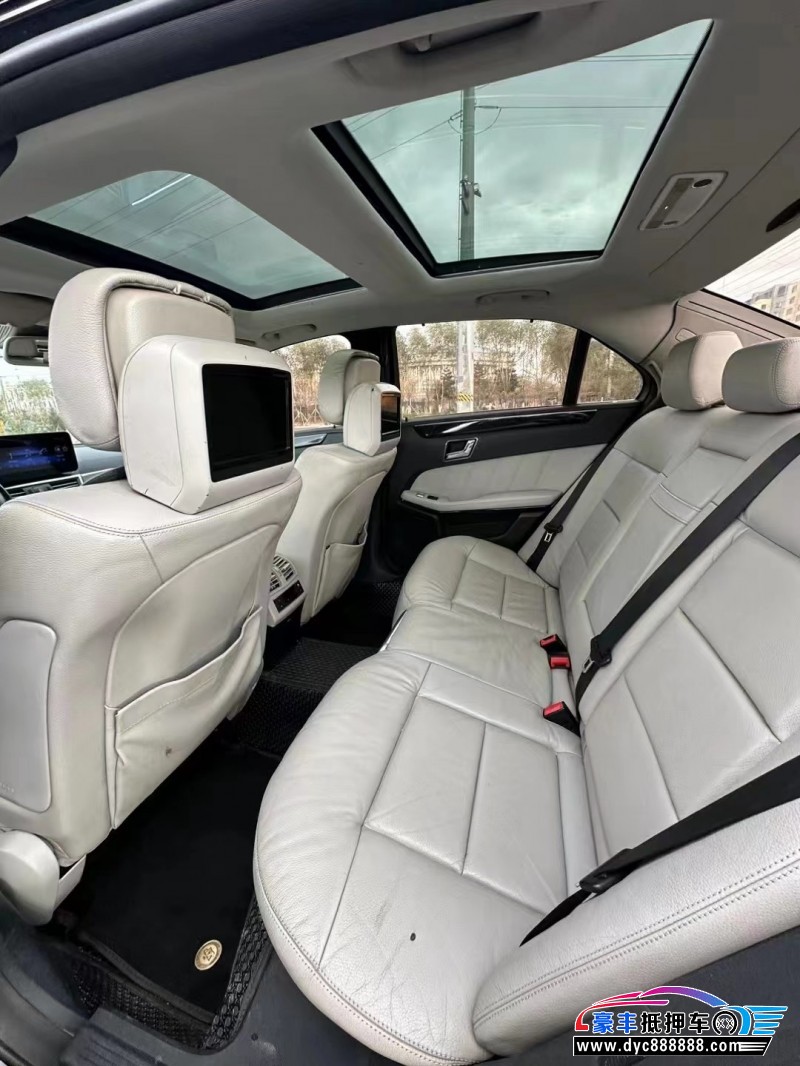 10年奔驰E轿车抵押车出售