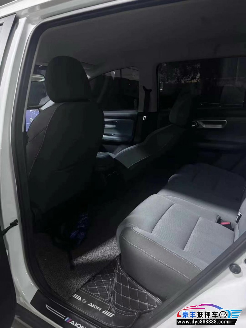 23年埃安Y70轿车抵押车出售