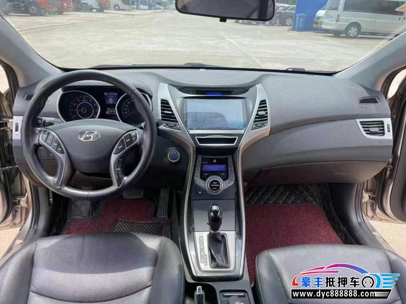 15年现代朗动轿车抵押车出售