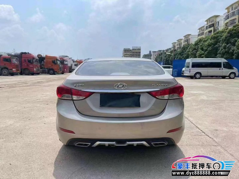 15年现代朗动轿车抵押车出售