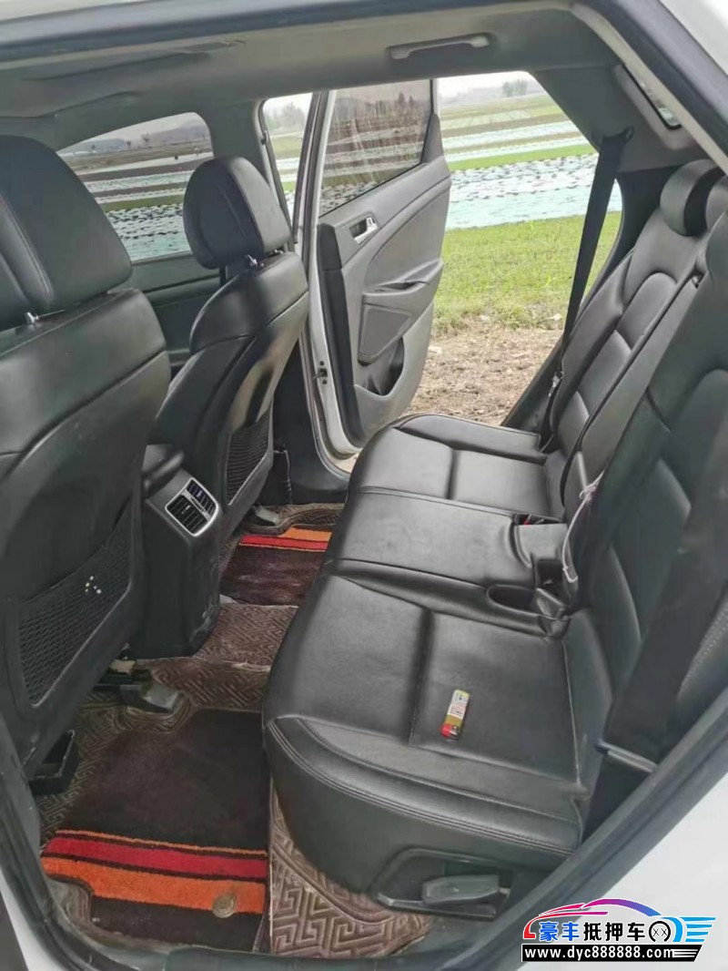 17年现代途胜轿车抵押车出售