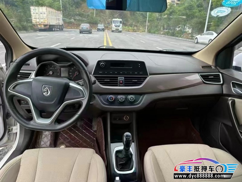 17年宝骏310轿车抵押车出售