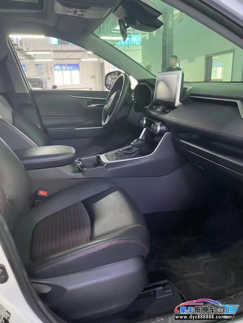 21年丰田RAV4轿车抵押车出售