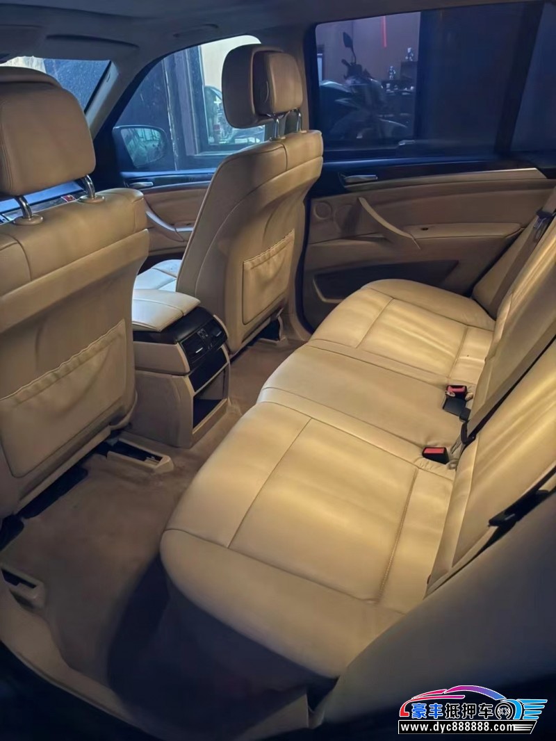 13年宝马X5轿车抵押车出售