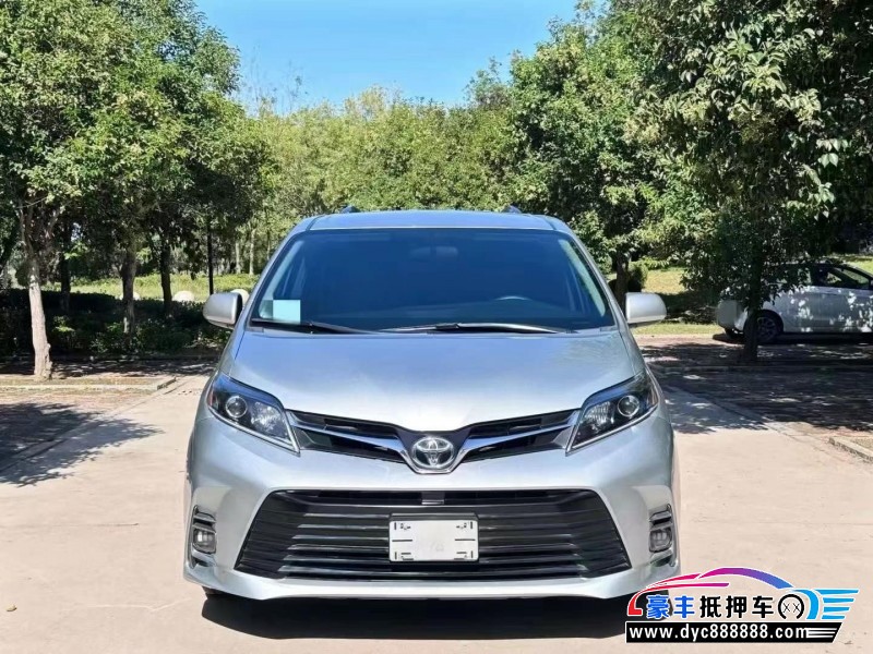 20年丰田塞纳轿车抵押车出售